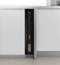 Carica l'immagine nel visualizzatore di Gallery, CANTINA VETRO NERO PANDO PVZB159CRL